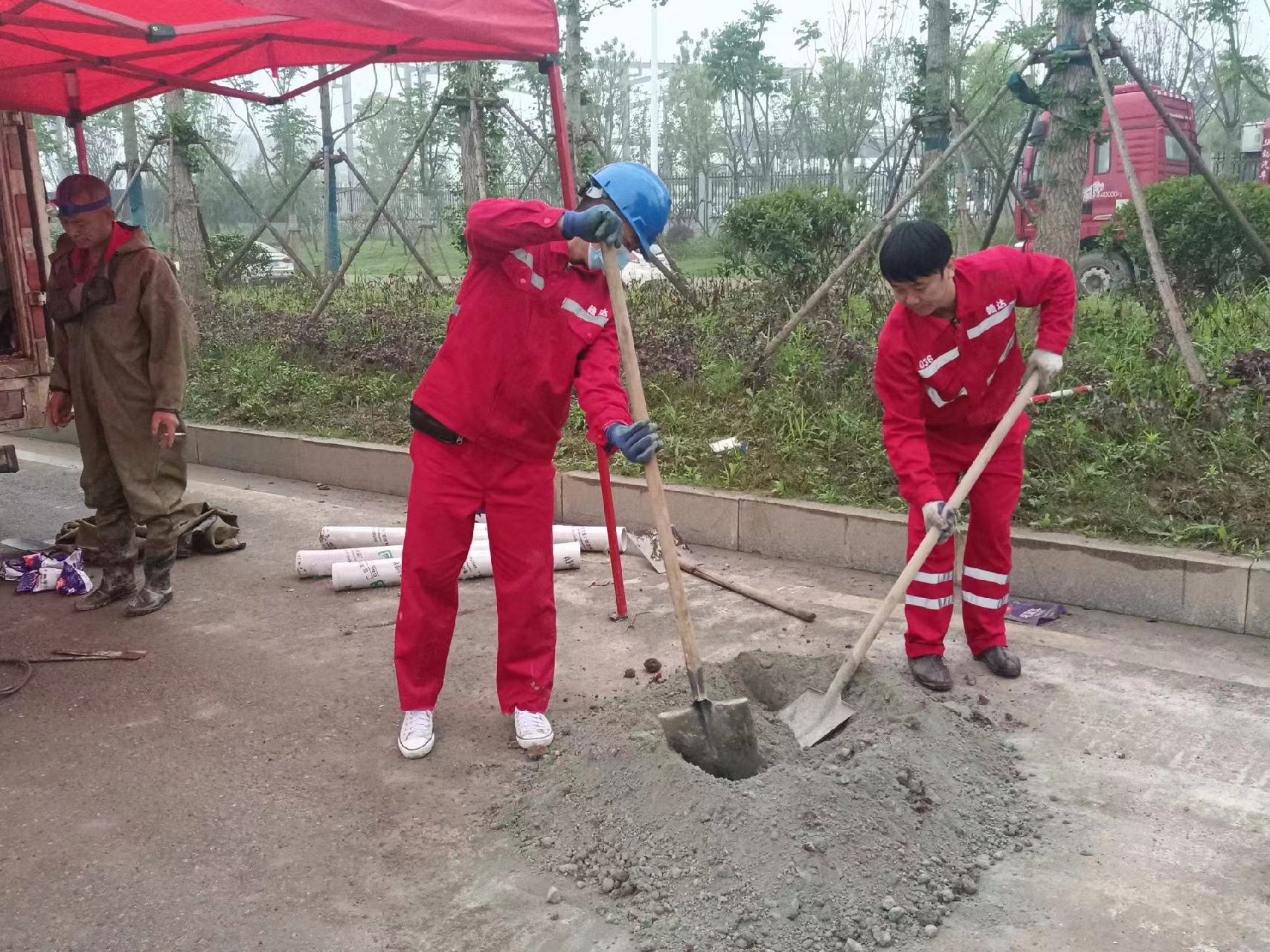 集贤管道疏通哪家好】及时进行市政管道清淤