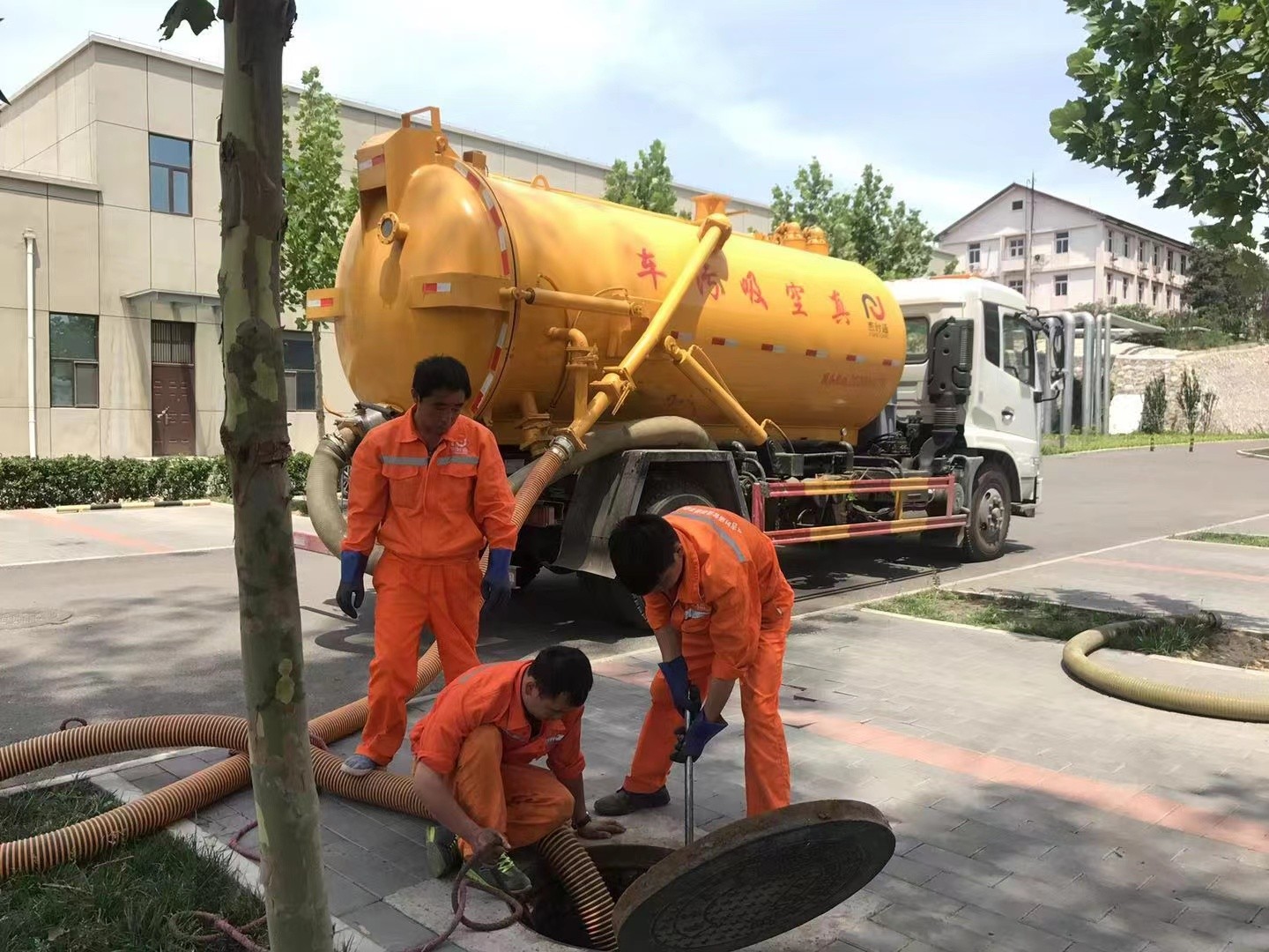 集贤化粪池清理与5-8吨吸粪车施工效率分析